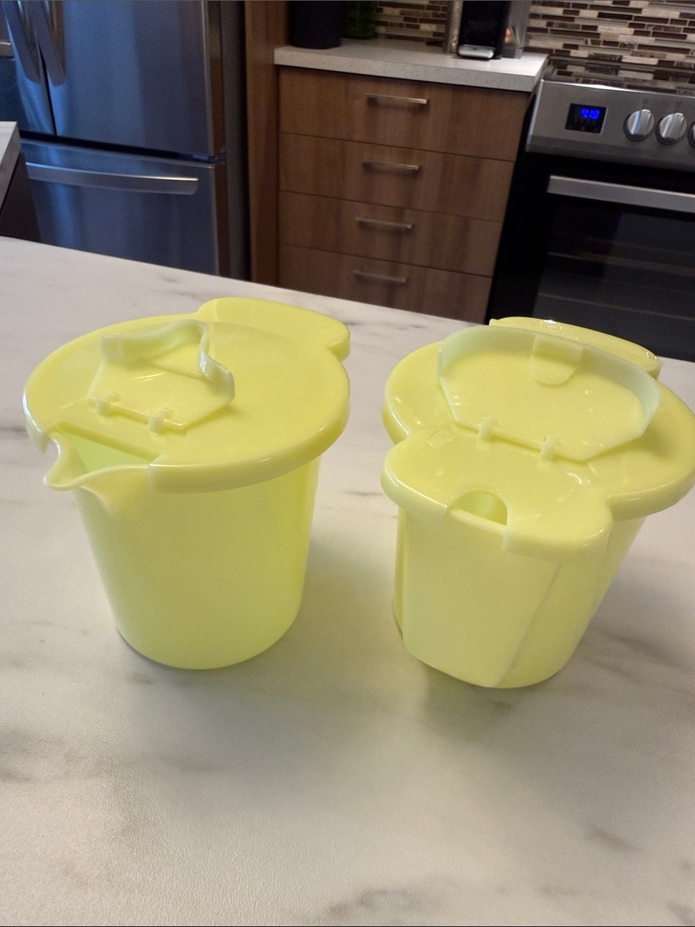 Vintage Tupperware Sugar & Creamer Set – Pale Yellow
